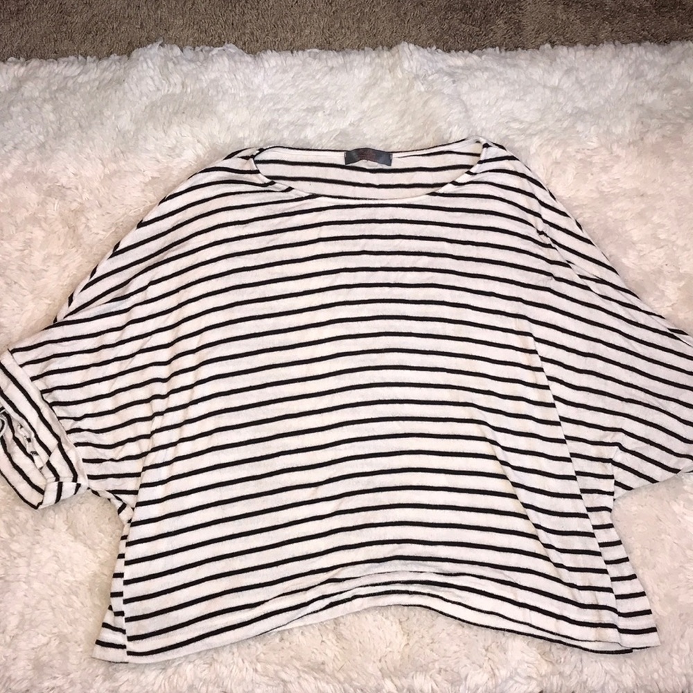Striped 3/4 sleeve sweater